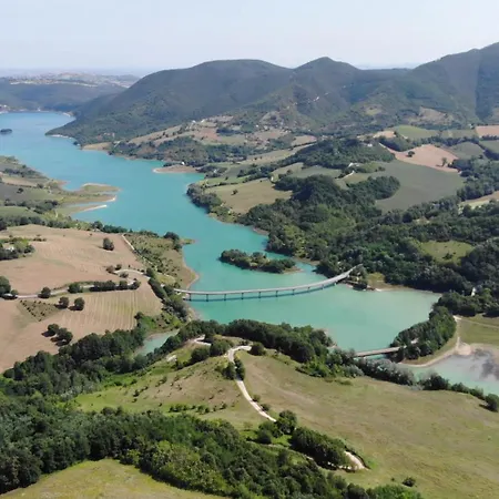 L'isola Che Non C'era Apiro